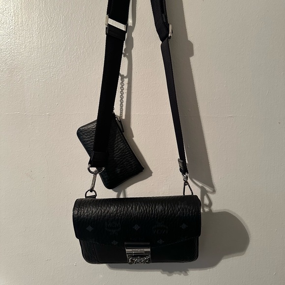 MCM Black Visetos Crossbody with card case - Picture 4 of 9